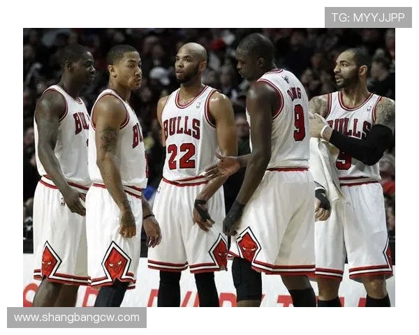 重庆篮球队在奥运会上的默契配合展现团队精神与竞技实力的精彩点评